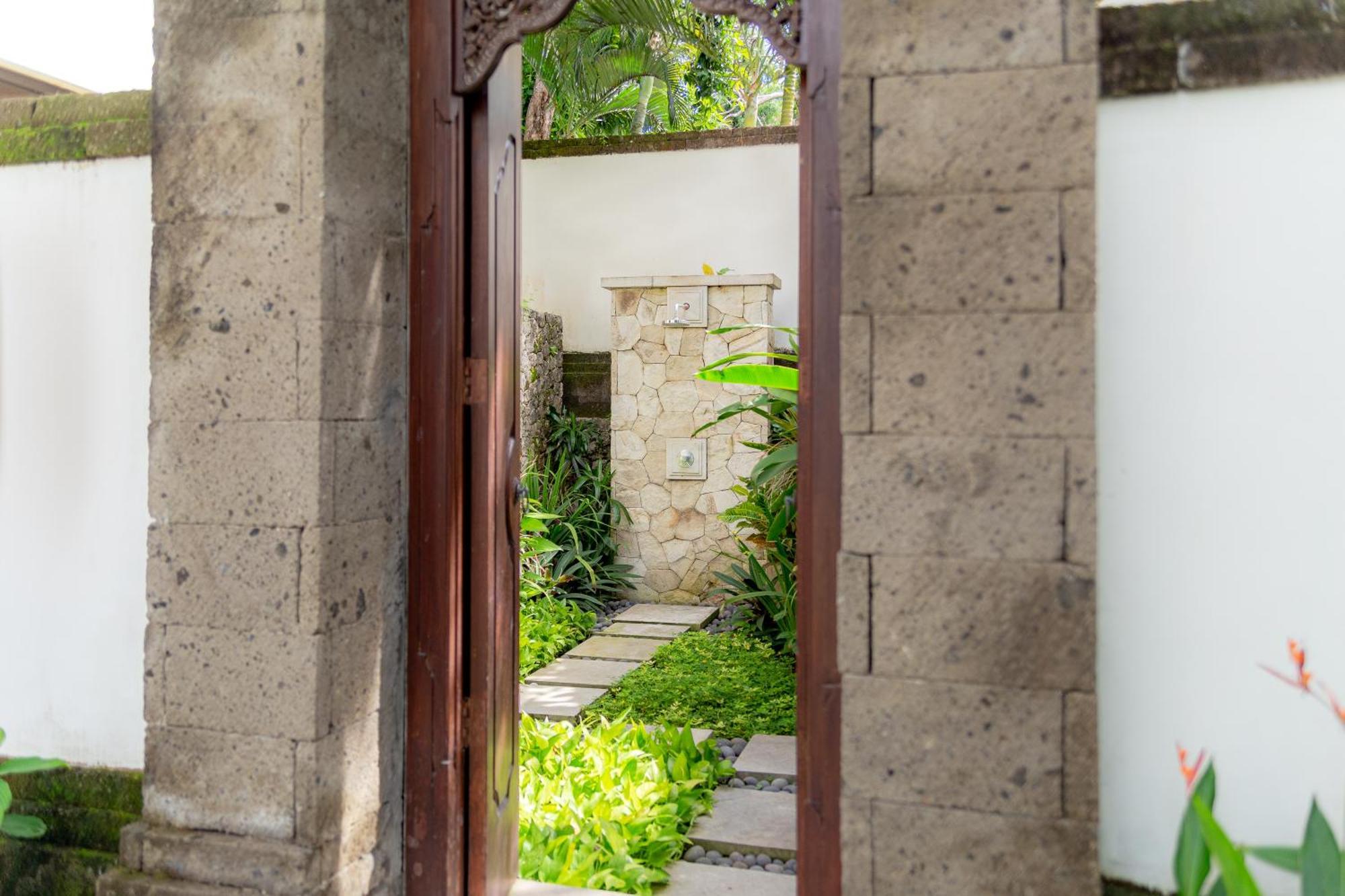 Villa Dorado - Steps From Jimbaran Beach Kültér fotó